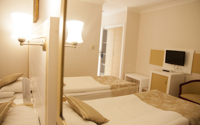 Dafne Hotel