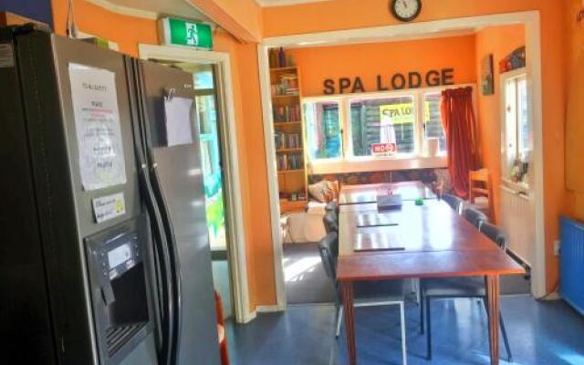 Spa Lodge - Hostel