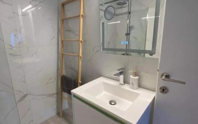 J&F Apartments A4