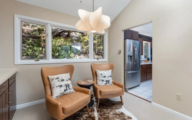 Cedar Upper Luxury Vacation  At Windcliff 3 Bedroom Home by RedAwning