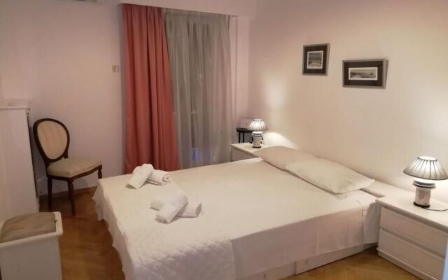 Classy 3Bedroom apartment in Kolonaki