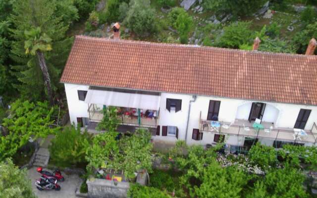 Apartments Zlatko