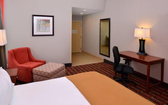 Holiday Inn Express Crestwood by IHG