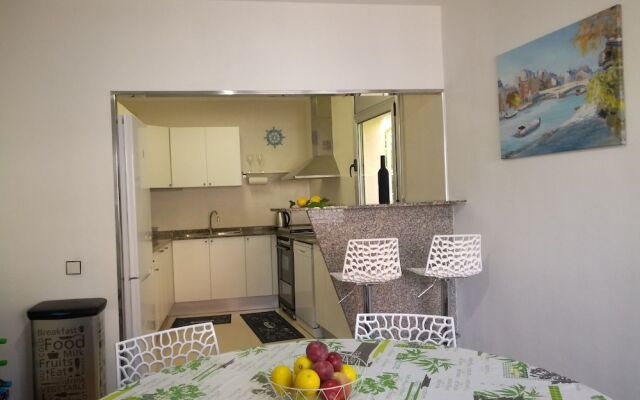 Bright And Comfortable House 20 Min To Barcelona
