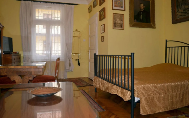 Central Market Apartments