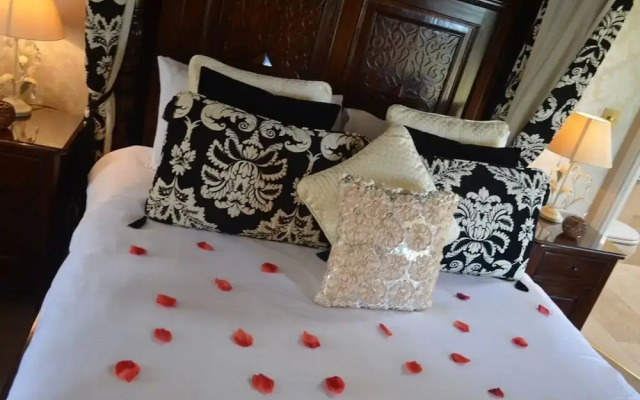 Riverside Barn Guest House