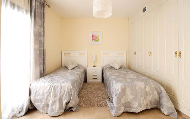 Penthouse Golden Mile