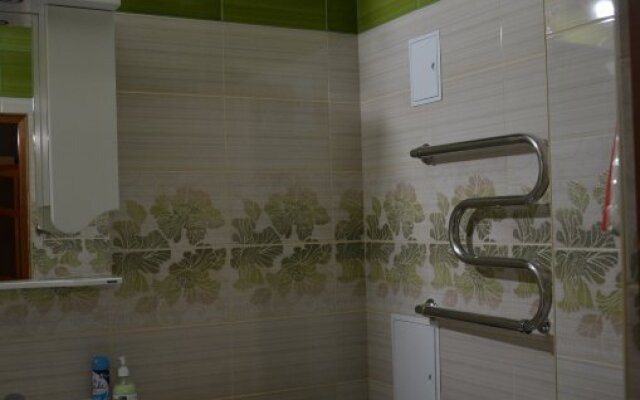 Na Klaryi Luchko 12 Apartments