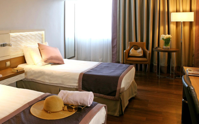 Crowne Plaza Limassol by IHG