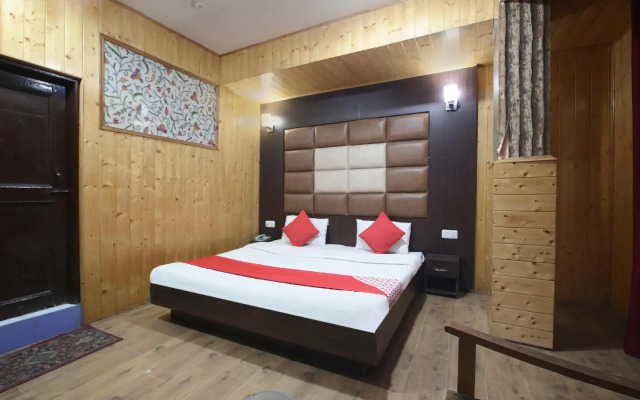 OYO 18872 Hotel Azad