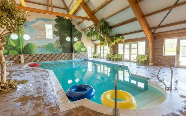 Spacious Nature Villa, Paasloo