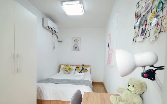 Good Time Travellers Inn-People Square No.2