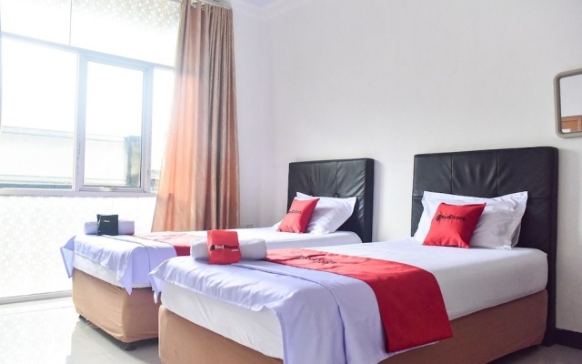 RedDoorz near Sultan Hasanuddin Airport 2 – Guest Rooms – Hasanuddin