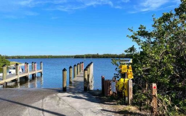 Harbor House, Luxury Waterfront-3BR w Private Dock