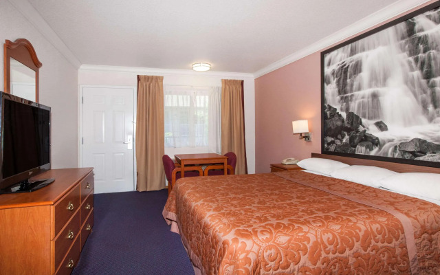 Super 8 By Wyndham Willits