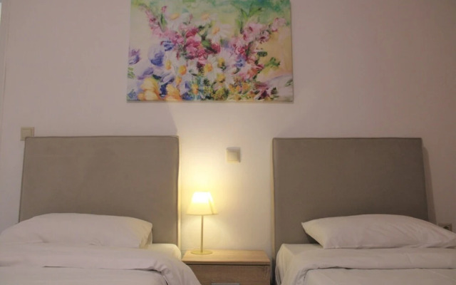 "kalamaki Plaza Apartments ''tzante''"