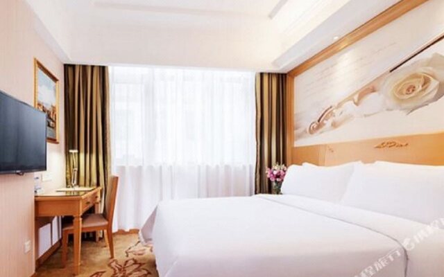 Vienna Hotel (Guangzhou Xintang Shacun Metro Station)