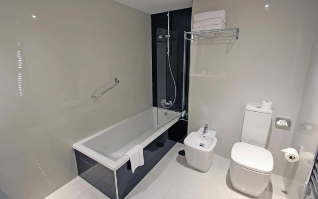 Hotel Villa Rosario II, Edificio Moderno