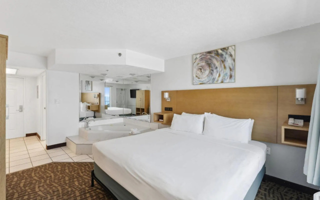 Beachcomber Beachfront Hotel, a By The Sea Resort