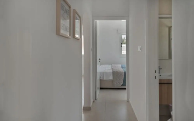 Phaedrus Living Olga Residence