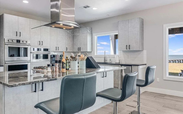 Tranquil Waters 8 Bedroom Home