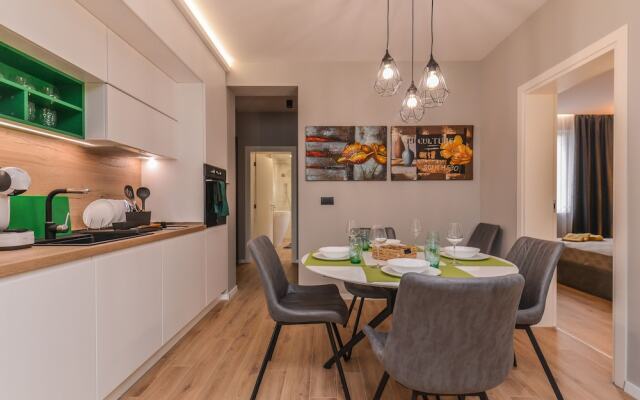 FM Premium Luxury 2-BDR Apartment - Lux and Style