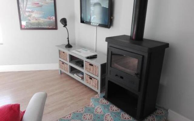 Malindila Apartment & House