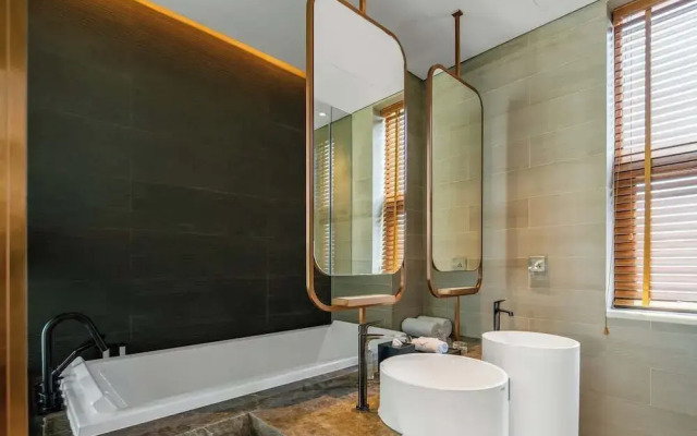 5BR Luxury Villa: Elite Services & Privacy