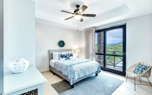 3br/2.5ba Designer Condo in Beachfront Community