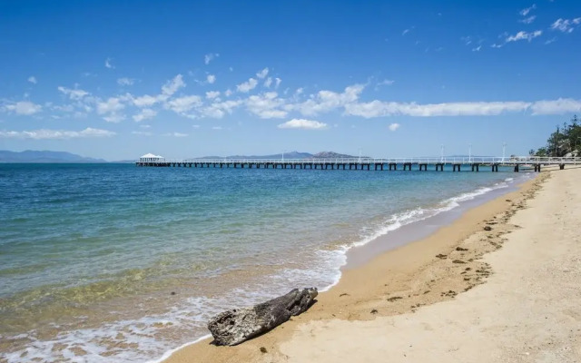 Picnic Bay Apartments Unit 1