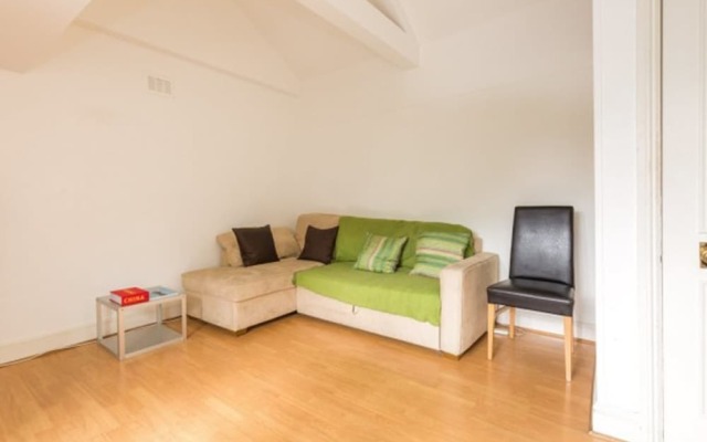 Eson2 - The South Kensington Loft