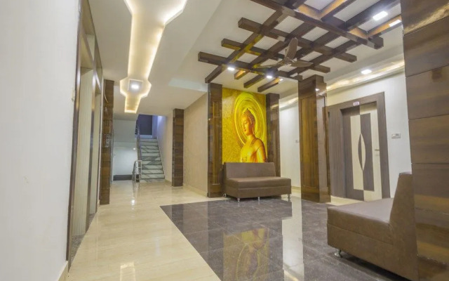 OYO 14022 Hotel Saya Inn