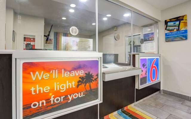 Motel 6 San Bernardino, CA - South