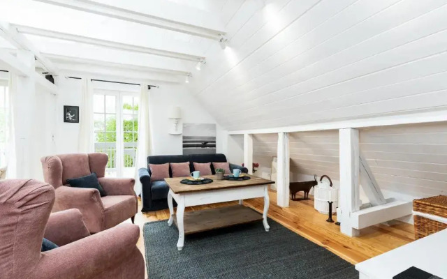 2HomeRent Emily