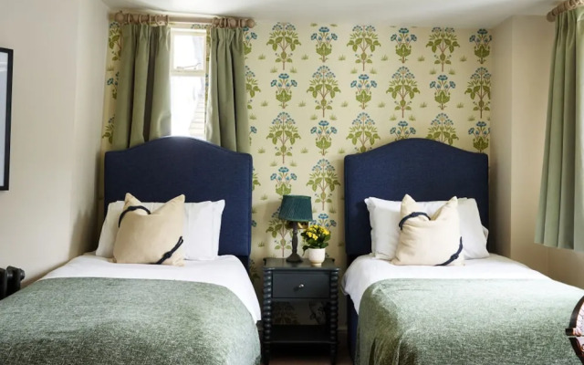 The Old Coach House - From 500 Per Night