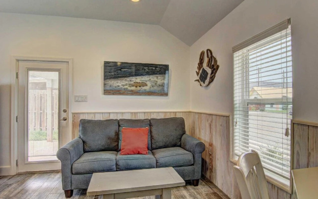Coastal - 1 Br Home