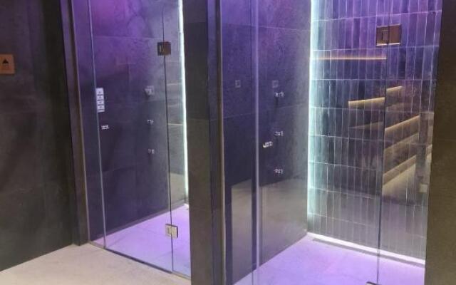 Select Woodside Residence & Spa