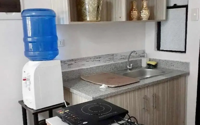 Estien’s cozy condo to stay with kitchen