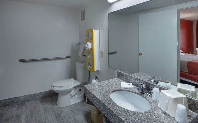 Motel 6 Montgomery, AL - Coliseum