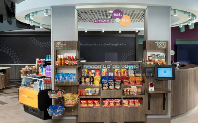 Tru by Hilton McDonough