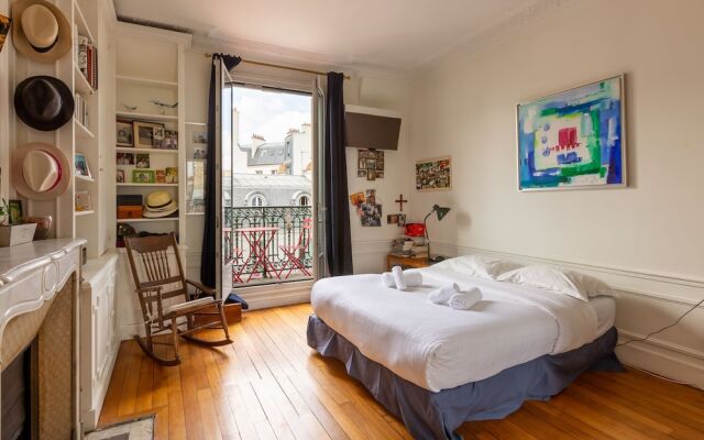 Balcony Bliss steps from the Bois de Boulogne