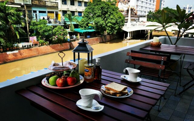 Na Banglampoo Hotel