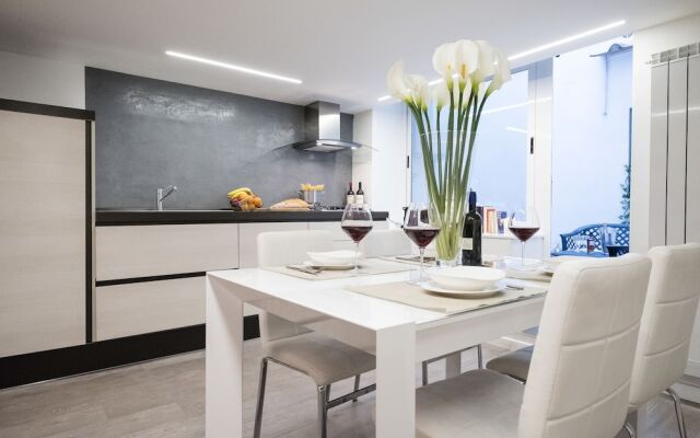 Silver Novella Luxury Apartment