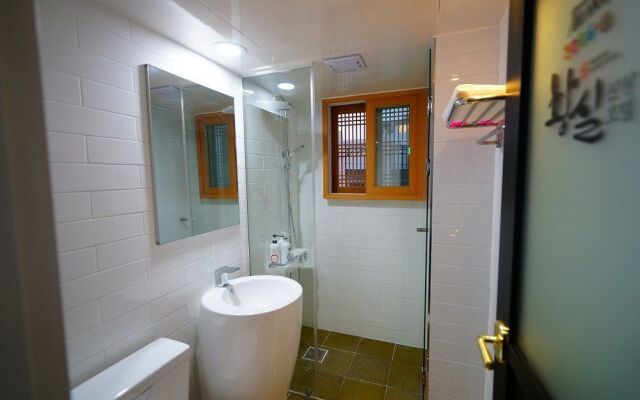 Hwangsil Tourist Hotel