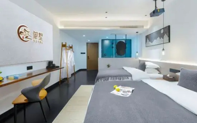 Yushu·Unknown Mountain Homestay (Phoenix Ancient City Lijiang Branch)