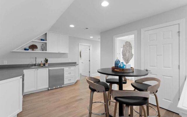 Grand Bay W/hot Tub, 440' Shoreline & Optional Boat Rental