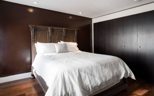 Million-dollar Celebrity Mansion in Old City