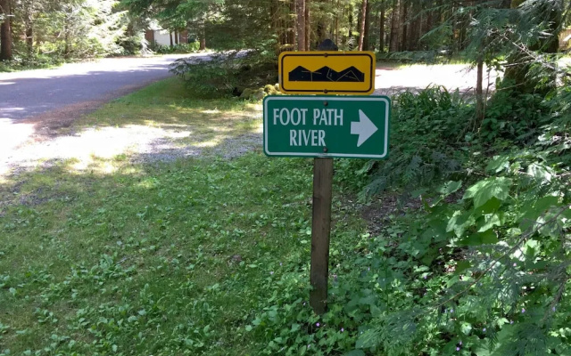 Mt. Baker Lodging Cabin 17 (Sleeps 8)