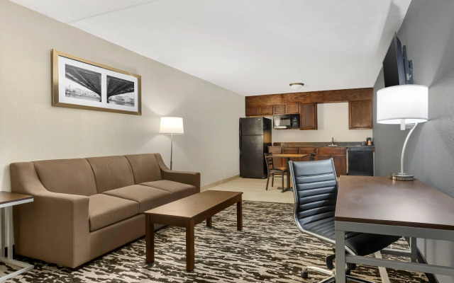 Quality Inn & Suites Easley - Greenville