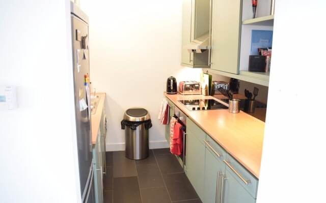 2 Bed Shoreditch Flat